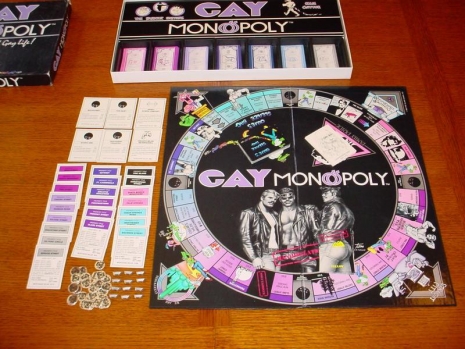 「甲甲大富翁」（Gay Monopoly）。