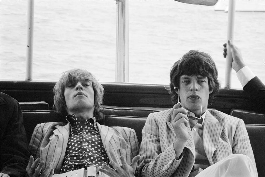 布萊恩‧瓊斯（Brian Jones）與米克‧傑格（Mick Jagger），琳達‧麥卡尼攝於1966年。