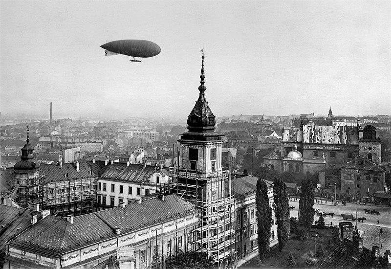 1926年，奧地利萊希上空的飛船。