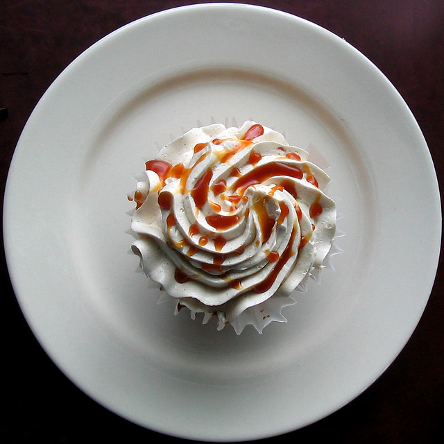 私心美食之旅：自製焦糖蘋果杯子蛋糕